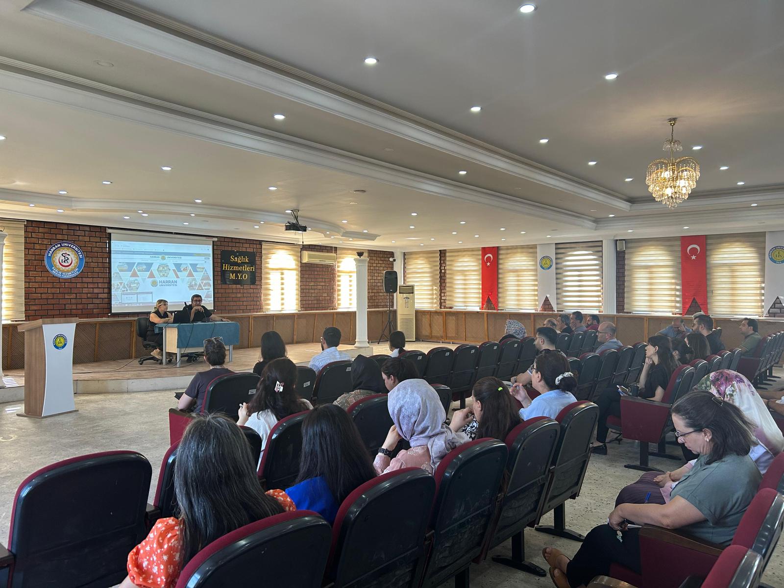 Bugün Okulumuzda 2025-2026 Akademik Yılı Açılış Toplantısı ve Akademik Personelimize Yönelik “Ders Arşiv Dosyası Hazırlama ve Ölçme-Değerlendirme” Konulu Hizmet İçi Eğitim Gerçekleştirildi.